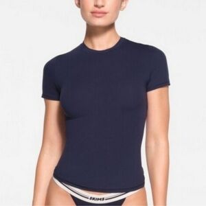 New drop SKIMS Women's Navy Top